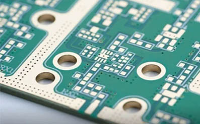 Why is FR4 the most commonly used material for PCB?